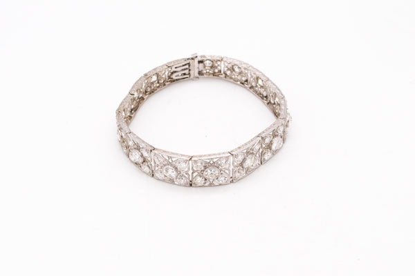 PLATINUM 1930 EUROPEAN ART DECO BRACELET WITH 14.03 Ctw IN DIAMONDS