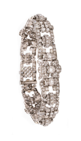 *Platinum 1930's Art Deco geometric bracelet with 14.79 Ctw in diamonds