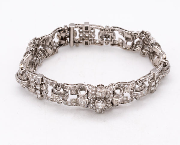 *Platinum 1930's Art Deco geometric bracelet with 14.79 Ctw in diamonds