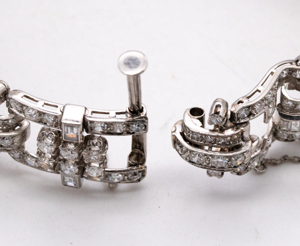 *Platinum 1930's Art Deco geometric bracelet with 14.79 Ctw in diamonds