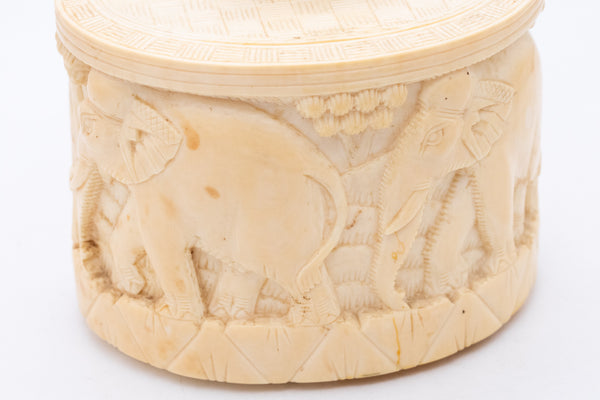 INDIAN HINDU 1910'S OVAL TEA CADDY BOX WITH LYD DECORATED WITH FIVE ELEPHANTS