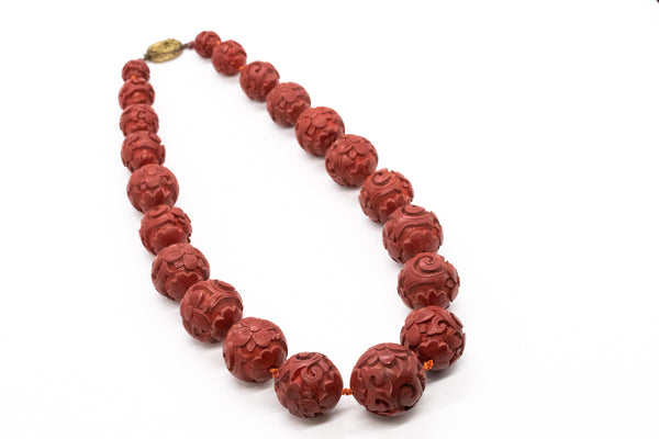 CHINESE 1900 CINNABAR RED WOOD GRADUATED CARVED BEADS NECKLACE
