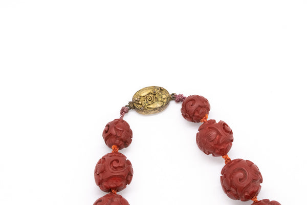CHINESE 1900 CINNABAR RED WOOD GRADUATED CARVED BEADS NECKLACE