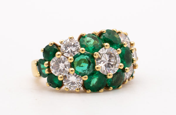 KUTCHINSKY 1970'S LONDON EXCEPTIONAL 18 KT RING WITH 5.17 Ctw IN DIAMONDS & EMERALDS