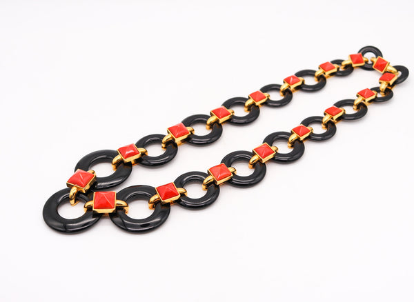 Aldo Cipullo 1970 Graduated Necklace In 18Kt Gold With Coral And Onyx