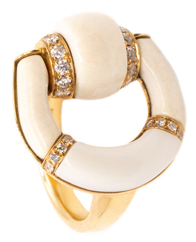 GUCCI MILANO 18 KT GOLD HORSEBIT RING WITH VS DIAMONDS AND WHITE JASPER