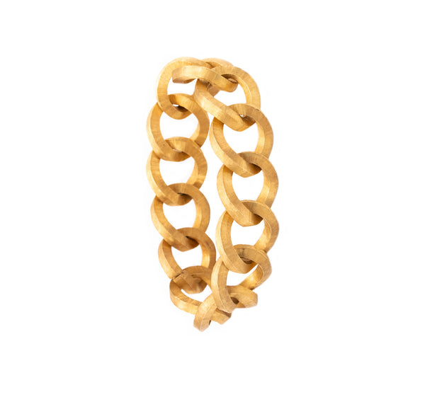 ITALIAN MID-CENTURY 1960 AREZZO TEXTURED OVAL LINKS BRACELET IN solid 18 KT YELLOW GOLD