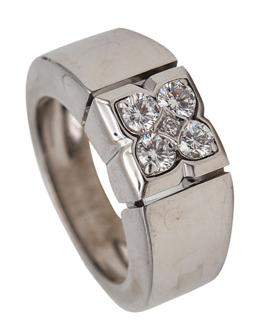 Van Cleefs And Arpels Paris Quatrefoil Ring In 18Kt White Gold With 5 VVS Diamonds