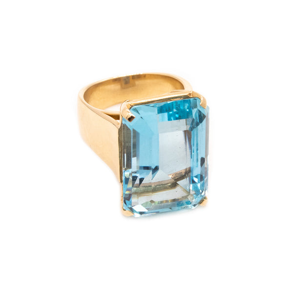 (S)Modernist Cocktail Ring In 18Kt Yellow Gold With 24.66 Cts Aquamarine