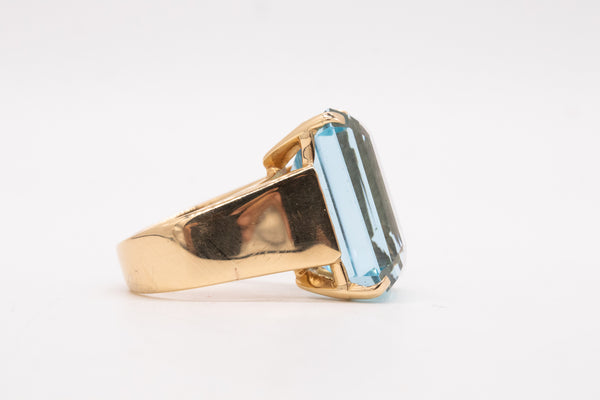 (S)Modernist Cocktail Ring In 18Kt Yellow Gold With 24.66 Cts Aquamarine