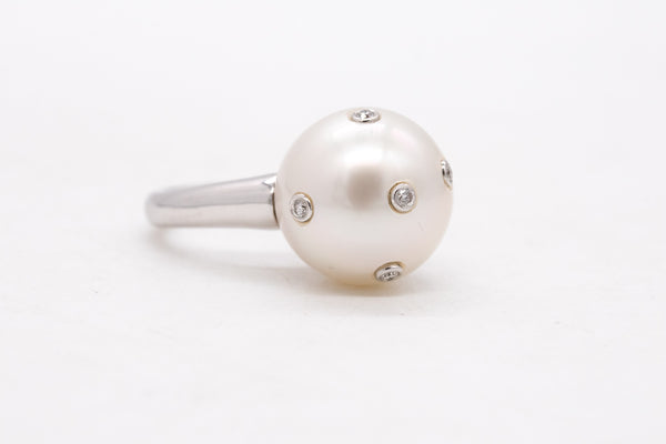 (S)Modern Cocktail Ring In 18Kt Gold With VS Diamonds And 15 MM South Sea Pearl