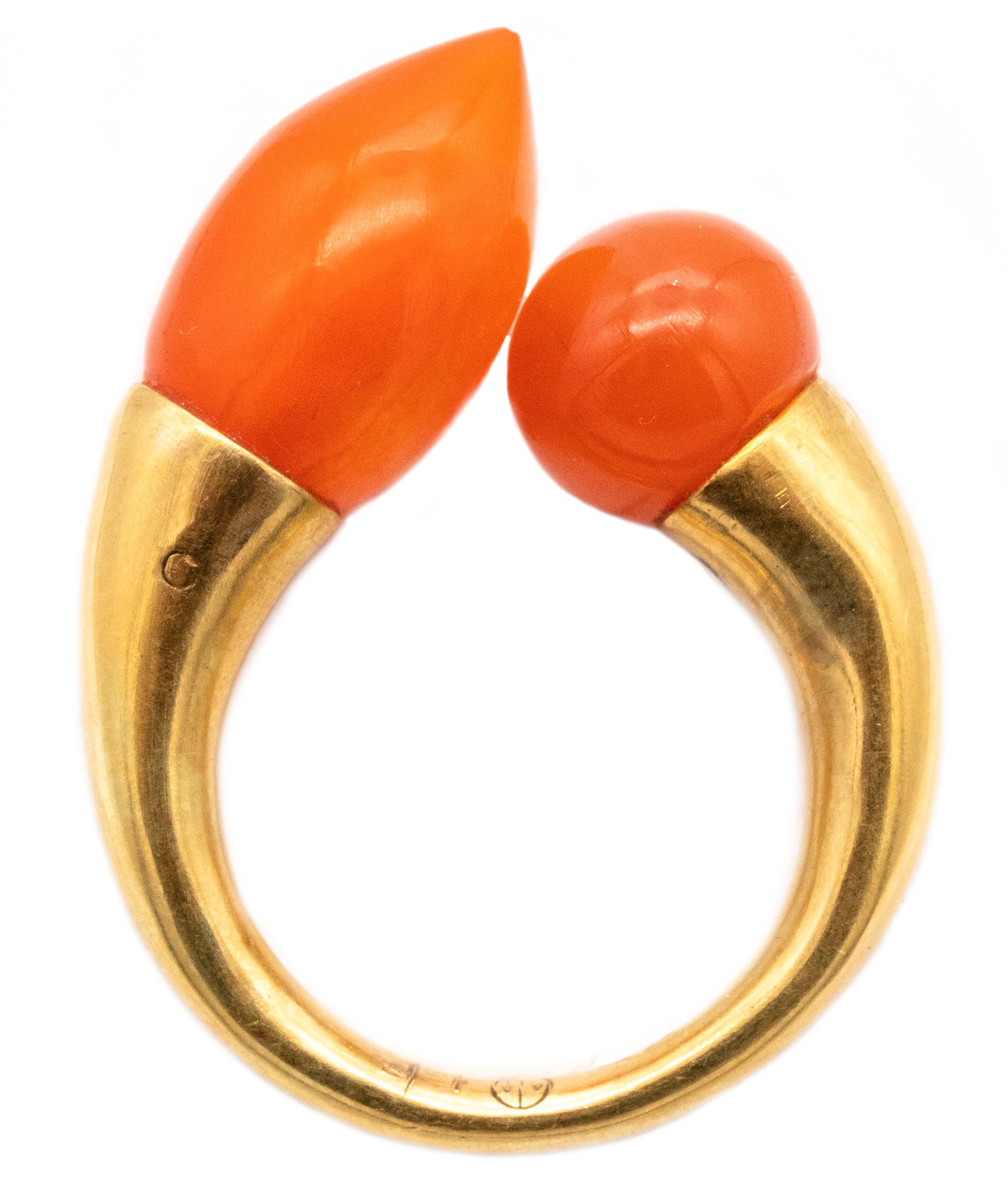 Liu Fang Hong Kong Toi Et Moi Ring In 18Kt Gold With Ancient Roman Red Agate Carvings