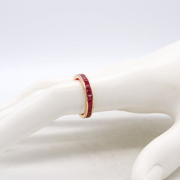 *Eternity Ring band in 18 kt yellow gold with 2.01 carats in Burmese Red Rubies