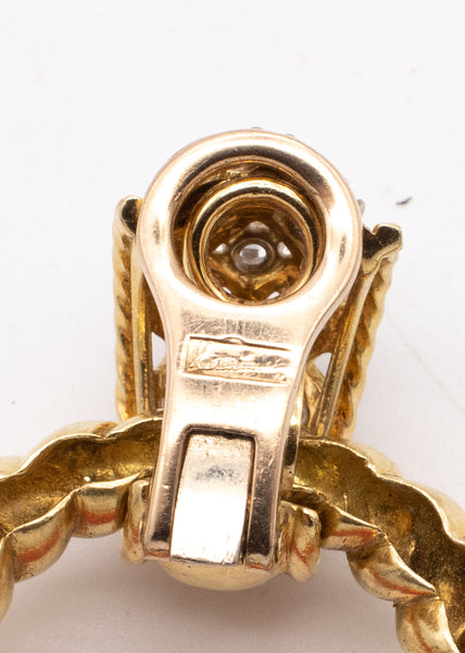 KUTCHINSKY LONDON 18 KT DOOR KNOCKER EARRINGS WITH CORAL AND 1.60 Ctw DIAMONDS