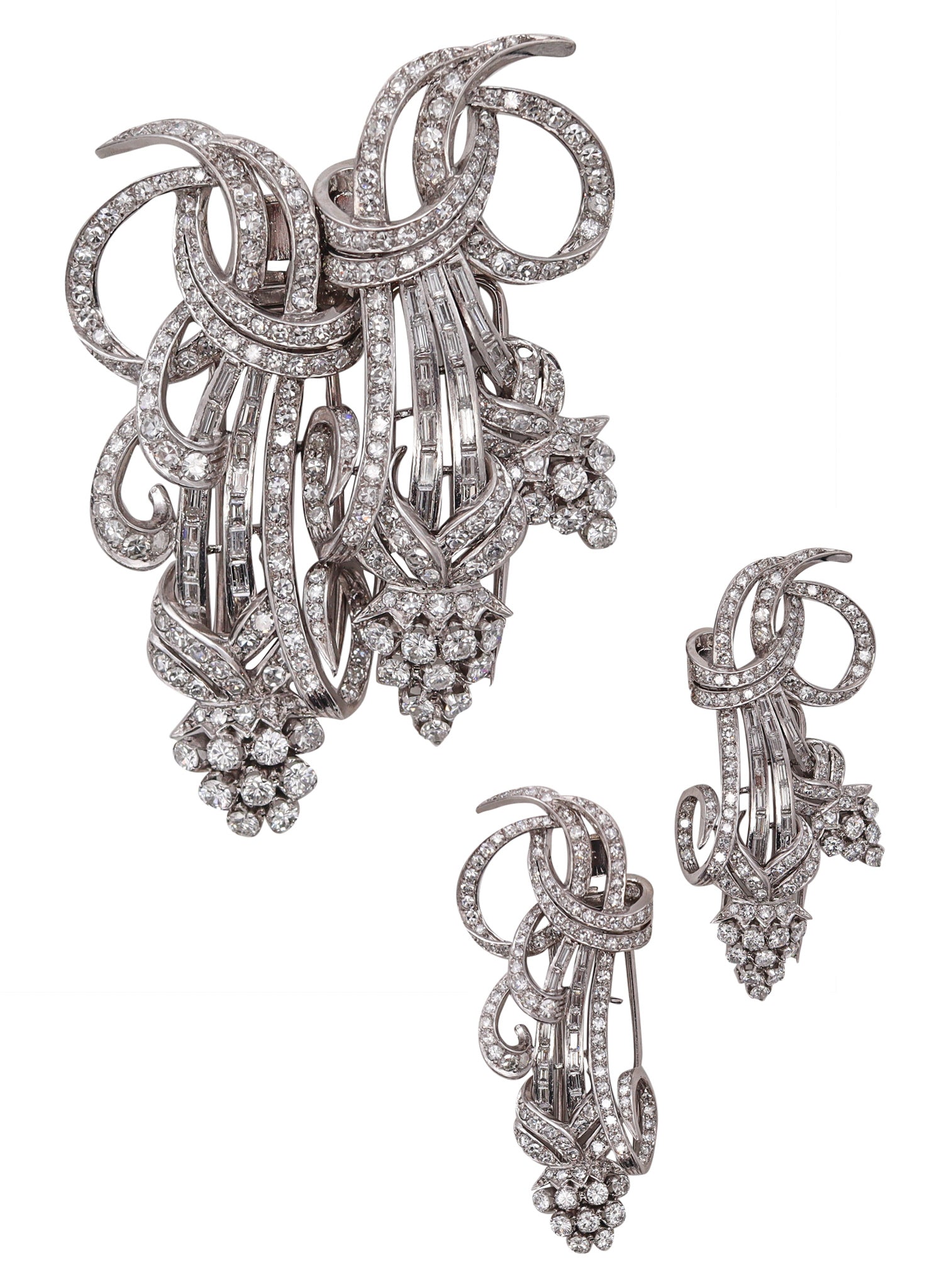 *Art deco 1930 Platinum Convertible Clips-Brooch with 12.17 Cts in mixed cuts Diamonds