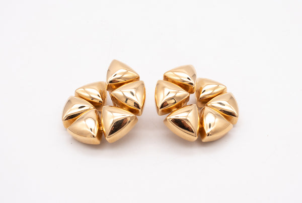 *Vhernier Milano large Freccia geometric clips-earrings in 18 kt yellow gold