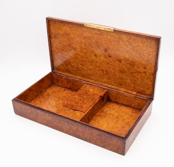 *Alfred Dunhill 1930 Paris Art-Deco cigar box in Burl wood, Agate and 18 kt yellow gold