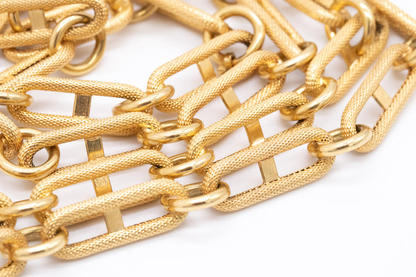 GEOMETRIC LINKS CHAIN IN TEXTURED 18 KT YELLOW GOLD