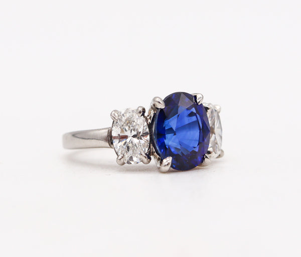 (S)Oscar Heyman Certified Ring In Platinum With 4.0 Ctw In Sapphire And Diamonds