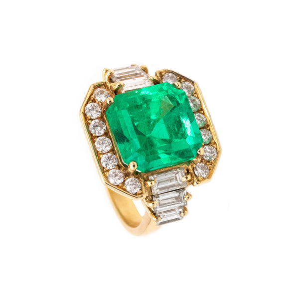 Gia Certified Cocktail Ring in 18Kt Gold With 10.32 Ctw In Colombian Emerald And VS Diamonds