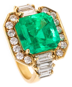 Gia Certified Cocktail Ring in 18Kt Gold With 10.32 Ctw In Colombian Emerald And VS Diamonds