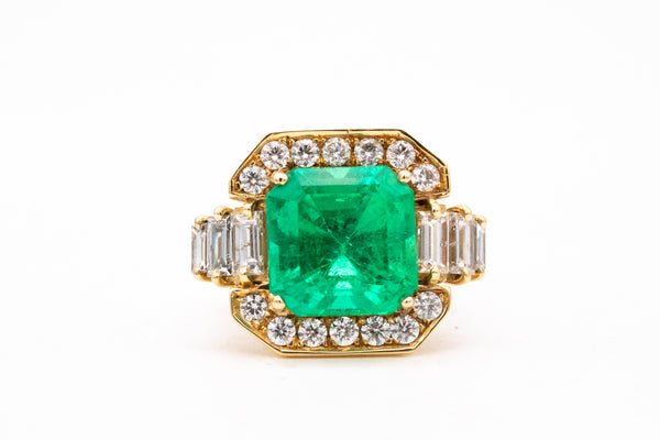 Gia Certified Cocktail Ring in 18Kt Gold With 10.32 Ctw In Colombian Emerald And VS Diamonds