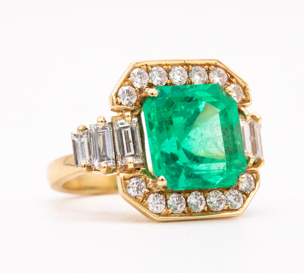 Gia Certified Cocktail Ring in 18Kt Gold With 10.32 Ctw In Colombian Emerald And VS Diamonds