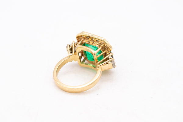 Gia Certified Cocktail Ring in 18Kt Gold With 10.32 Ctw In Colombian Emerald And VS Diamonds