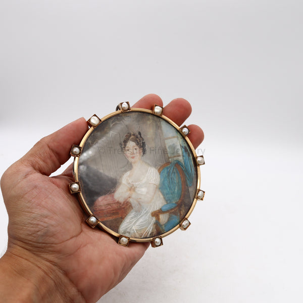 *Austrian 1814 Presentation frame of Baroness of Berwick in 15 kt gold with natural 12 pearls