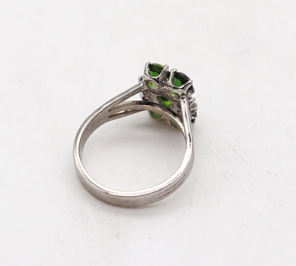 (S)Art Deco 1930 Cocktail Ring In Platinum With 4.81 Cts Diamonds And Green Zircon