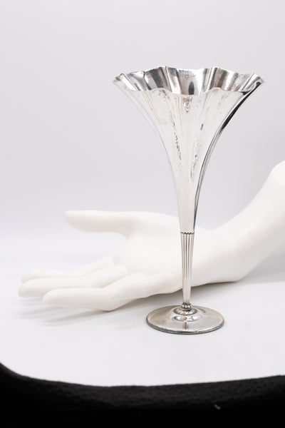 TIFFANY & CO. 1902 ART NOVEAU STERLING SILVER FLUTED GOBLET VASE