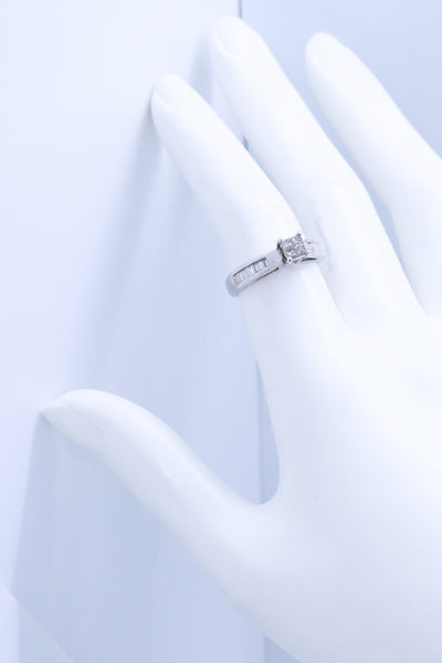 PRINCESS CUT DIAMONDS SETTING 14 KT GOLD RING