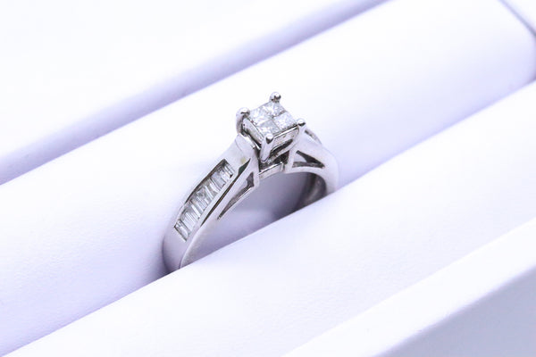 PRINCESS CUT DIAMONDS SETTING 14 KT GOLD RING