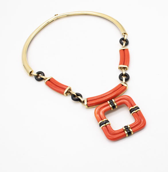 TRIO ITALIAN 1970 MODERNIST NECKLACE IN 18 KT YELLOW GOLD WITH RED CORAL & ONYX