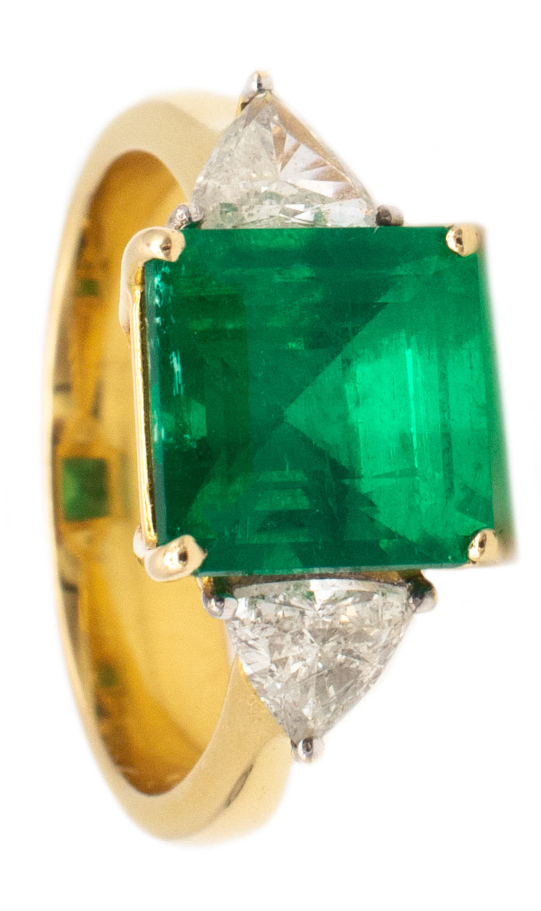 Gia Certified 18Kt Gold Ring With 3.86 Cts Colombian Muzo Emerald & Diamonds