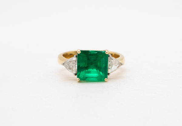 Gia Certified 18Kt Gold Ring With 3.86 Cts Colombian Muzo Emerald & Diamonds