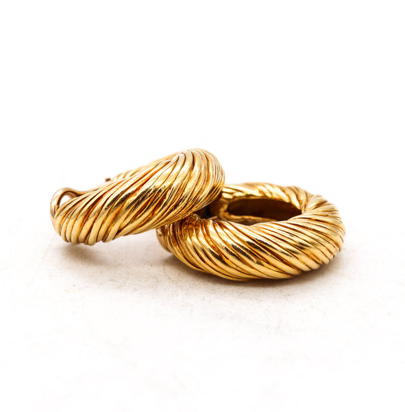 *Kutchinsky 1971 London Textured twisted hoop earrings in solid 18 kt yellow gold