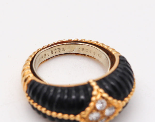 VAN CLEEF & ARPELS 1970 Paris Fluted Onyx Ring In 18Kt Yellow Gold With Diamonds