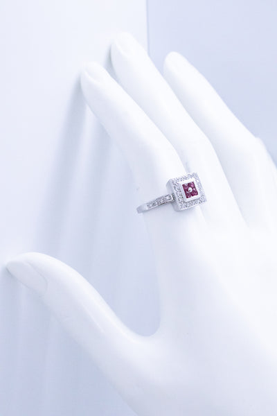 RED RUBY AND DIAMONDS 14 KT RING