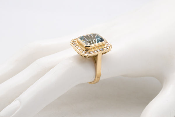 MODERN COCKTAIL RING IN 18 KT YELLOW GOLD WITH 8.62 Cts IN DIAMONDS & AQUAMARINE