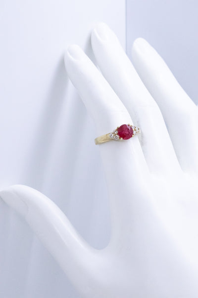 RED SPINEL 1.45 CT AND DIAMONDS 14 KT RING