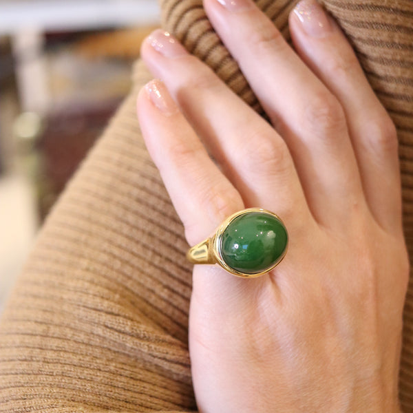 -Tiffany Co. Elsa Peretti Sculptural Ring in 18kt Gold With 26.64 Cts Nephrite Jade