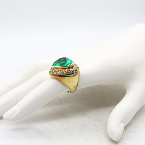 *Maz Gia Certified Bartholomew Mazza Cocktail ring in 18 kt gold with 10.03 Cts Colombian Heart Emerald and Diamonds