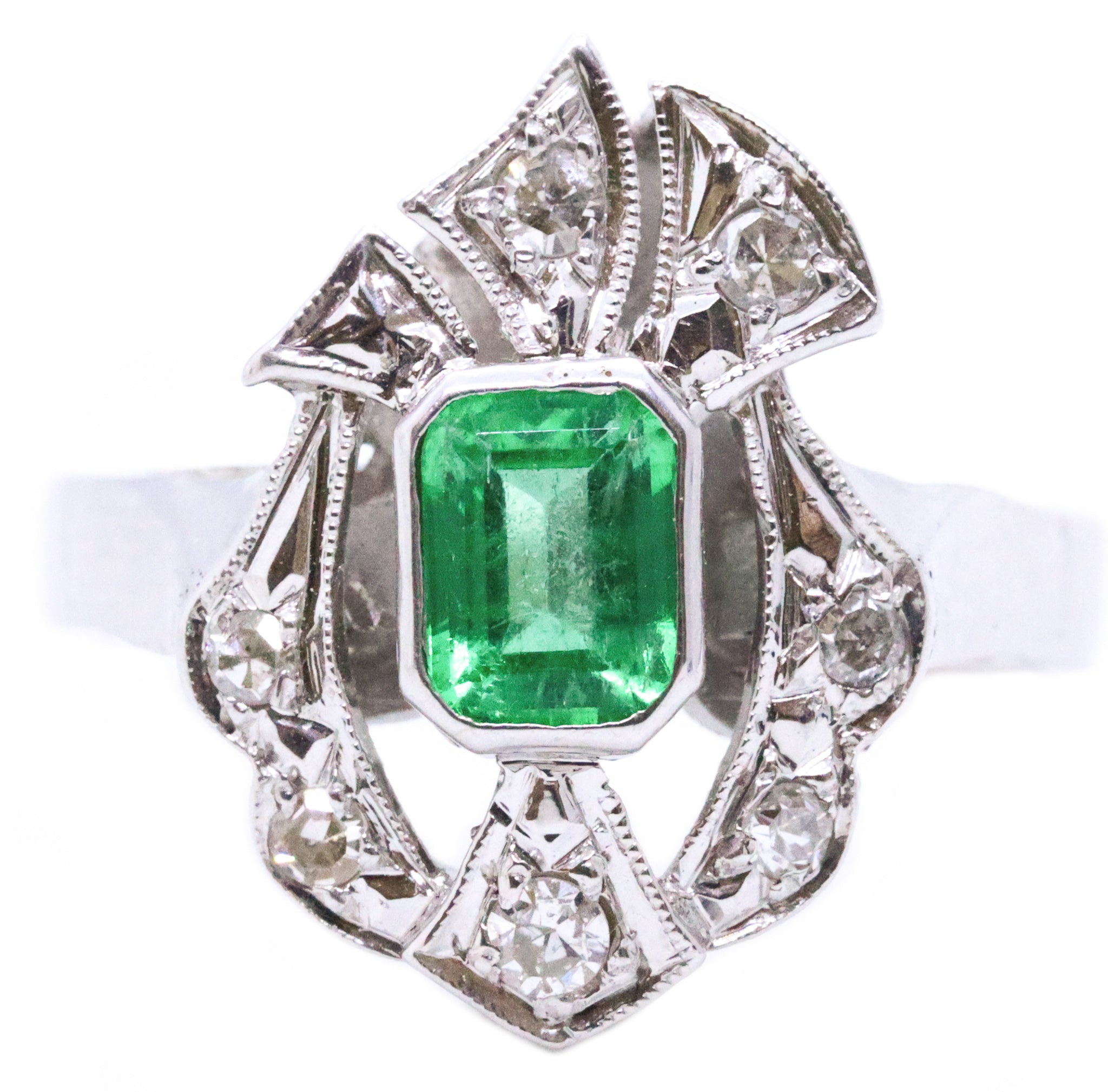 VINTAGE GREEN EMERALD & DIAMONDS 18 KT RING