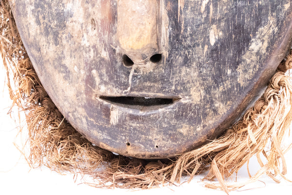 AFRICA, BELGIAN CONGO 1930 ITURI TRIBAL CEREMONY RAFFIA BEARD MASK IN WOOD