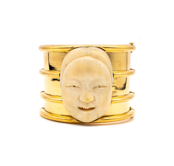 Modernist 1970 Chinoiserie Cuff Bracelet In Solid 18Kt Yellow Gold With Buddha Face