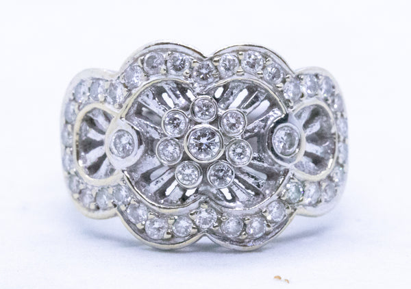 FLOWER MOTIF WITH DIAMONDS 18 KT GOLD RING