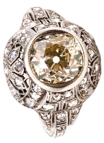 ART DECO 1920'S PLATINUM ENGAGEMENT RING WITH 2.51 Cts FANCY LIGHT YELLOW DIAMONDS