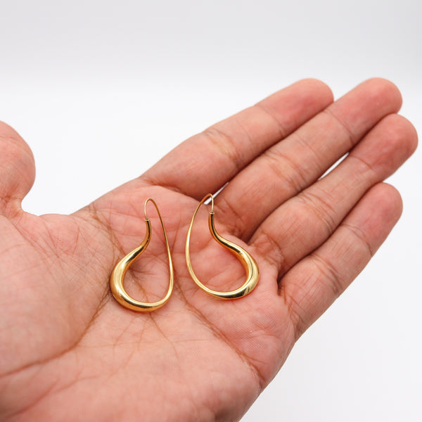 -Michael Good 1981 Aerodynamic Twisted Eight Ear Drops In 18Kt Yellow Gold