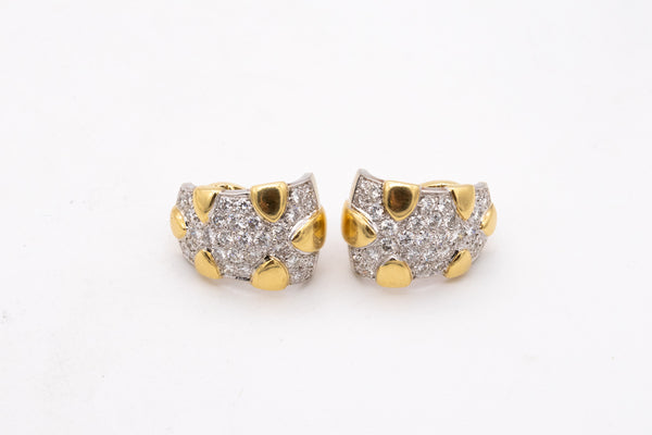 GARAVELLI DESIGNERS CLUSTER EARRINGS IN 18 KT GOLD WITH 6.08 Cts IN VS DIAMONDS